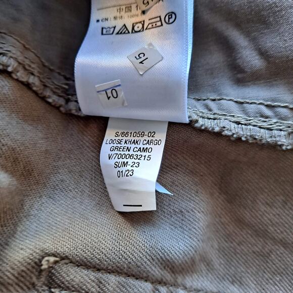 Gap Loose Khaki Cargo Pants High Rise Wide Leg Green Camo Print Women's Size 12 - Picture 13 of 13